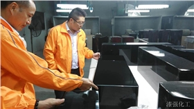 漆強家具漆售后團隊.jpg